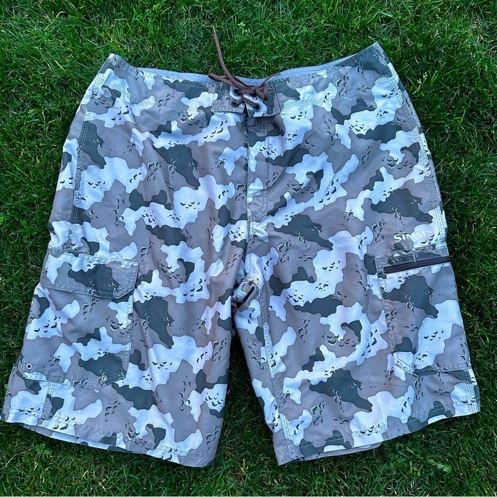 SIMMS Camouflages Camo Pattern Fishing Drawstring Board Shorts | Size…